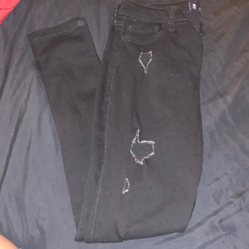 Black Hollister jeans.